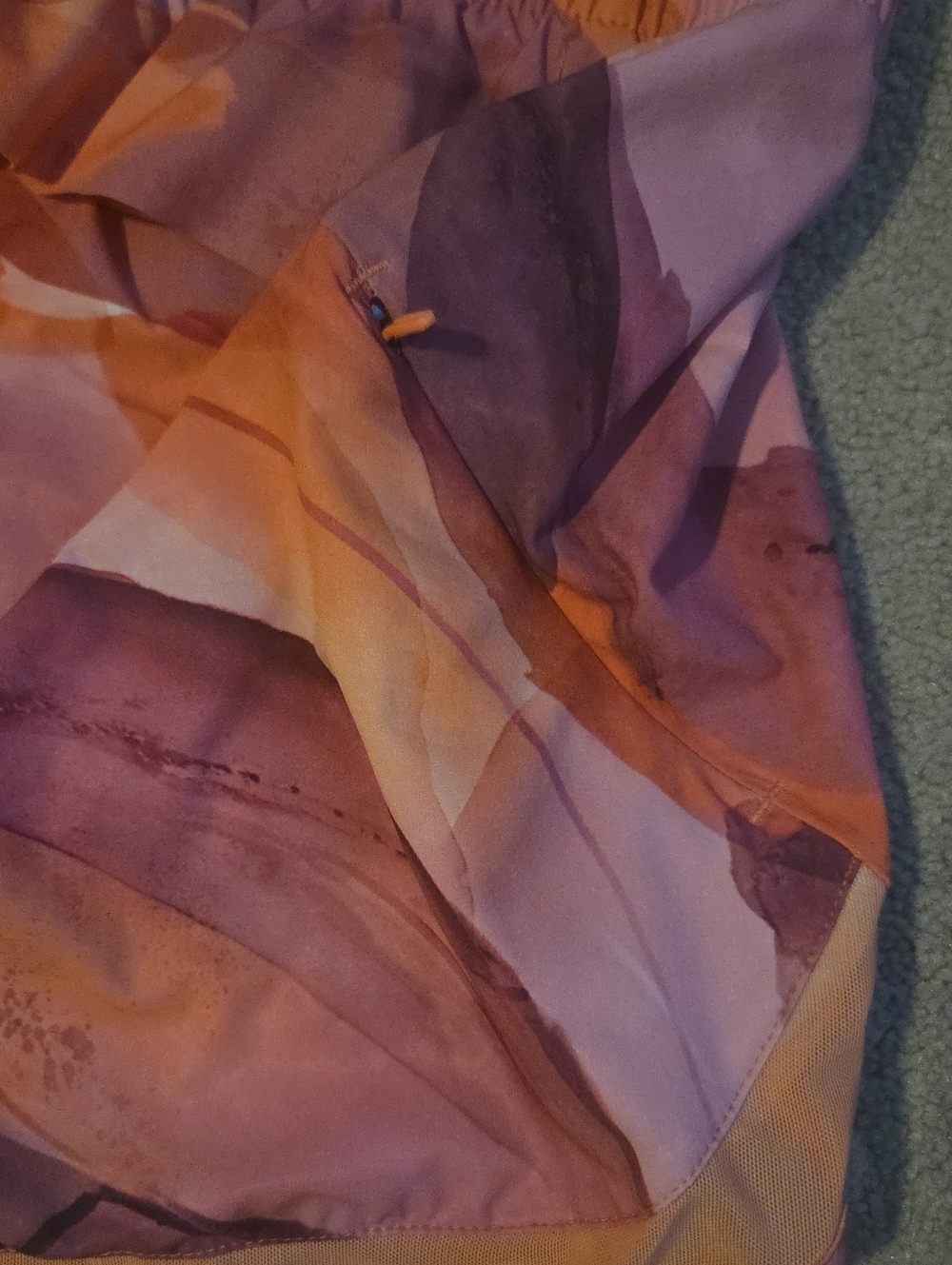 Athleta L MESH RACER RUN SHORT 4" - Picture 3 of 6
